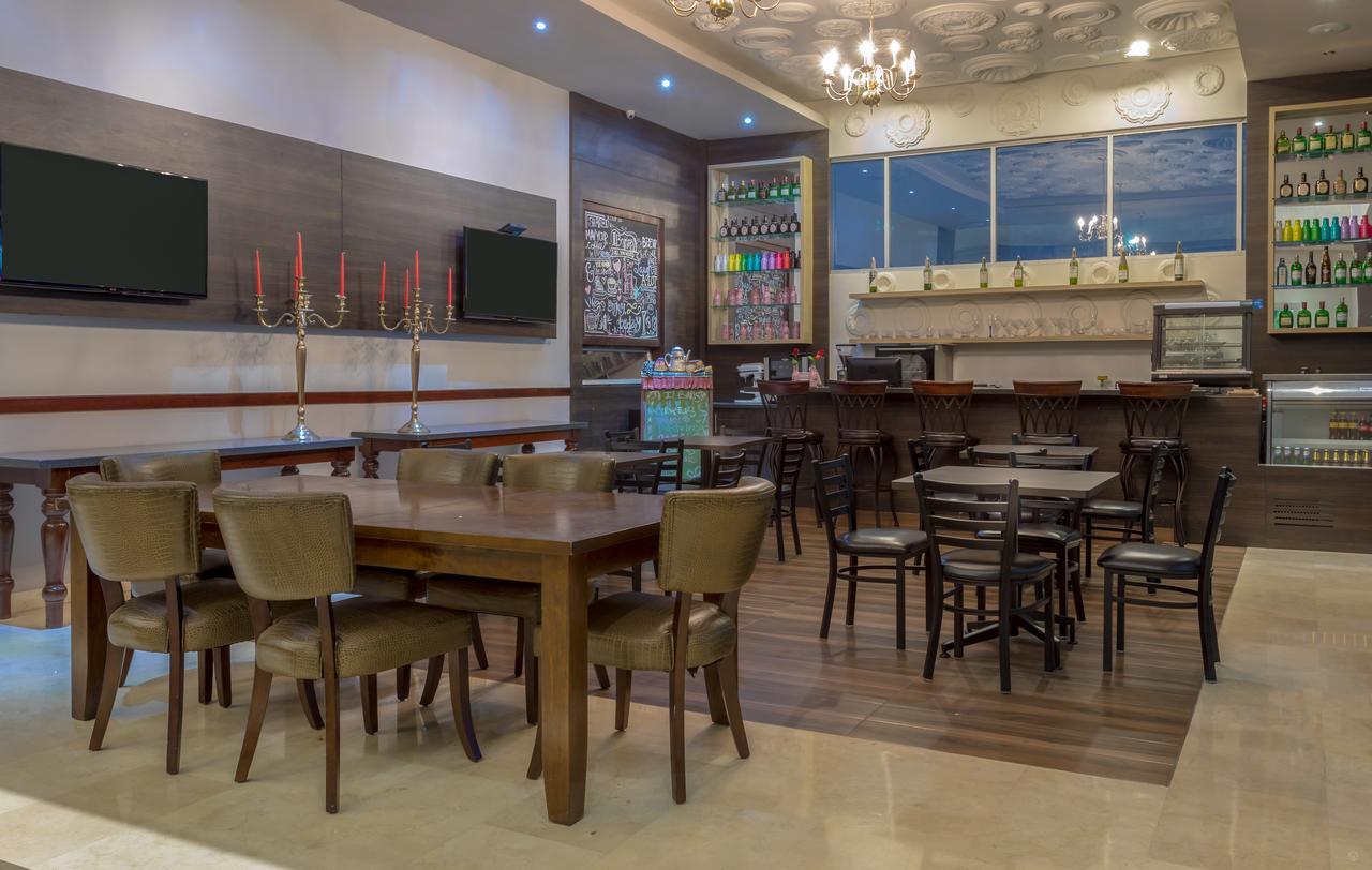 Ghl Collection Barranquilla Hotel מראה חיצוני תמונה The lounge at the airport
