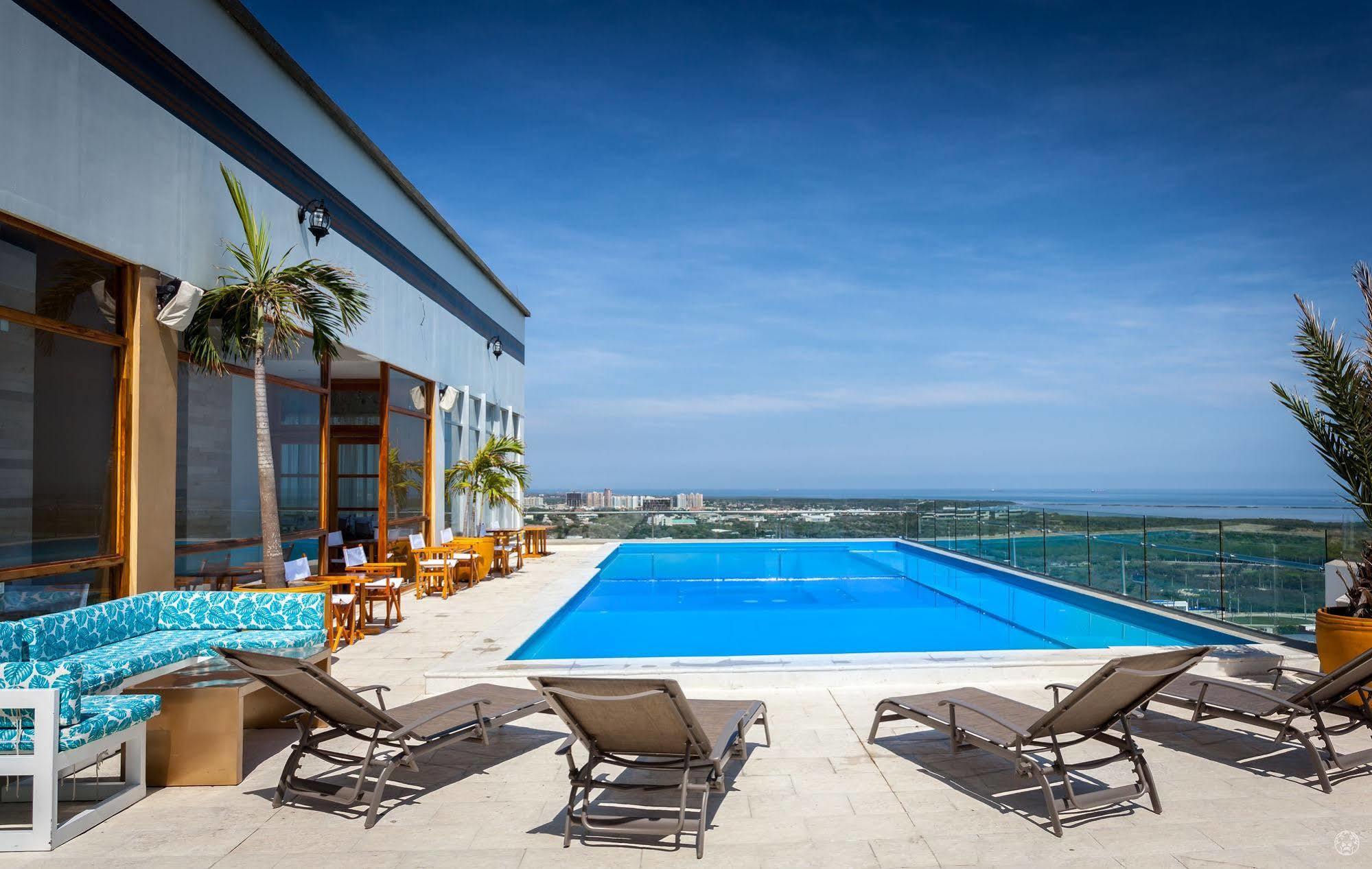 Ghl Collection Barranquilla Hotel מראה חיצוני תמונה Rooftop pool at the hotel